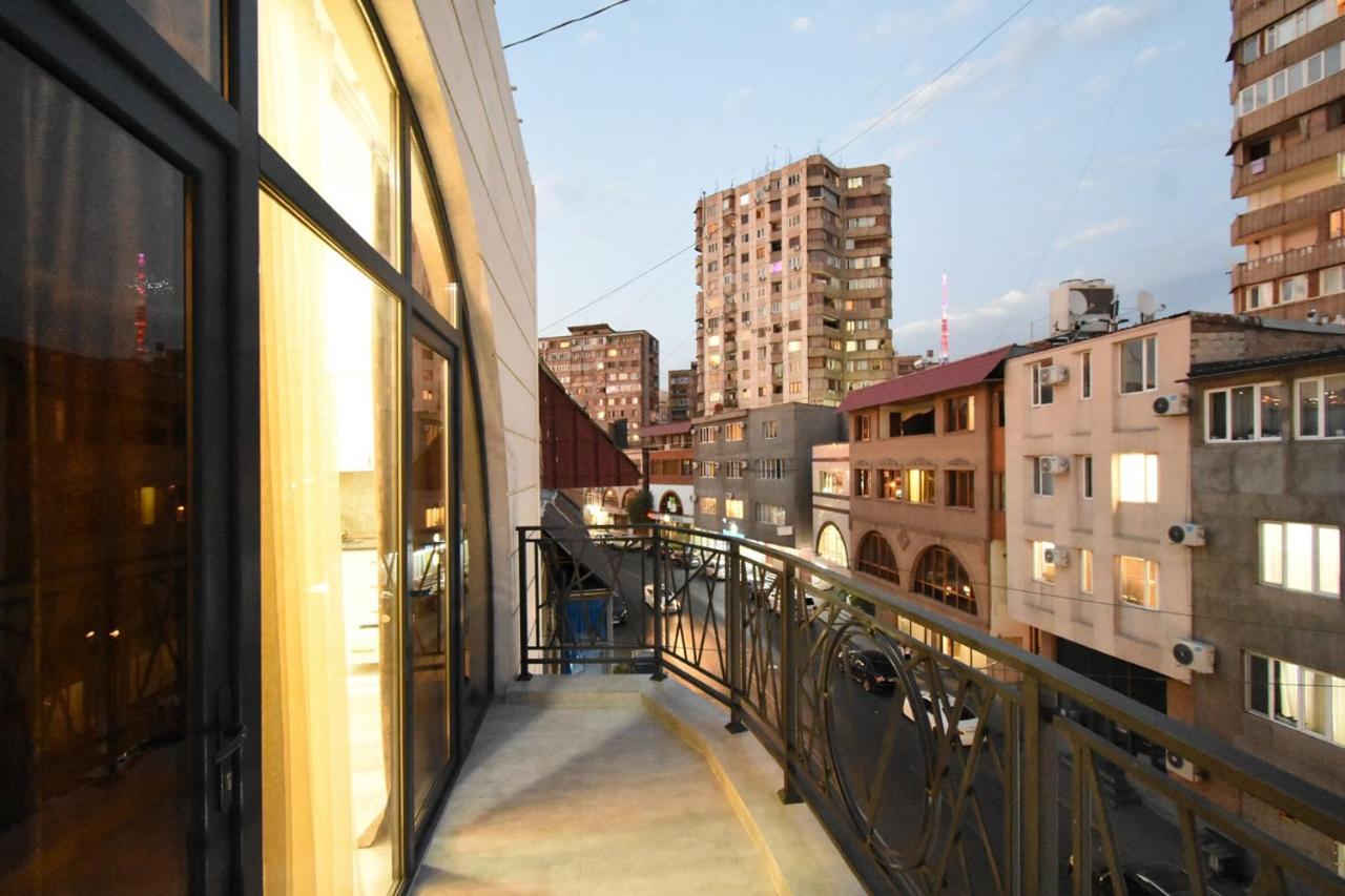 New Apartment In Downtown Yerevan Exterior photo